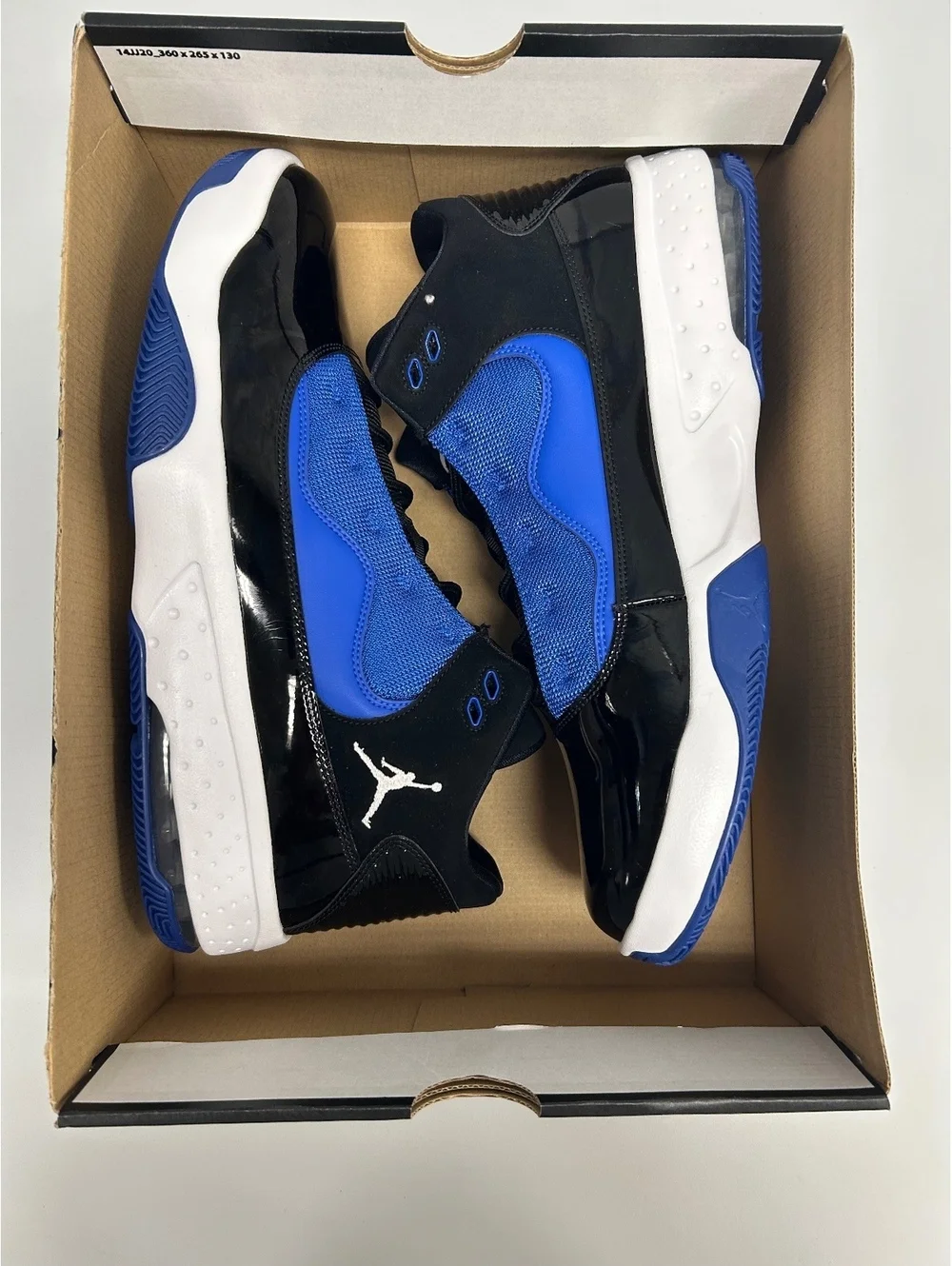 Nike Jordan Max Aura 2 Jumpman Pro Basketball Shoes